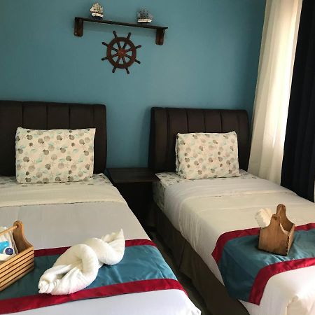 Anchorage Inn Moalboal Bagian luar foto