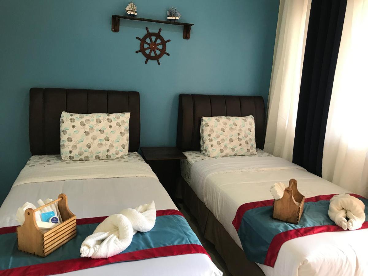 Anchorage Inn Moalboal Bagian luar foto