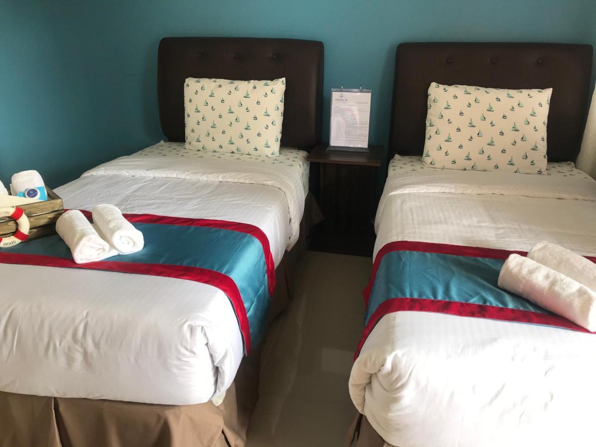 Anchorage Inn Moalboal Bagian luar foto