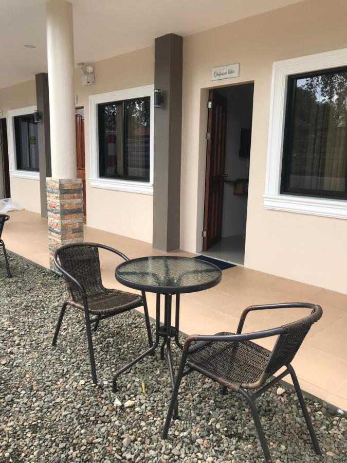 Anchorage Inn Moalboal Bagian luar foto
