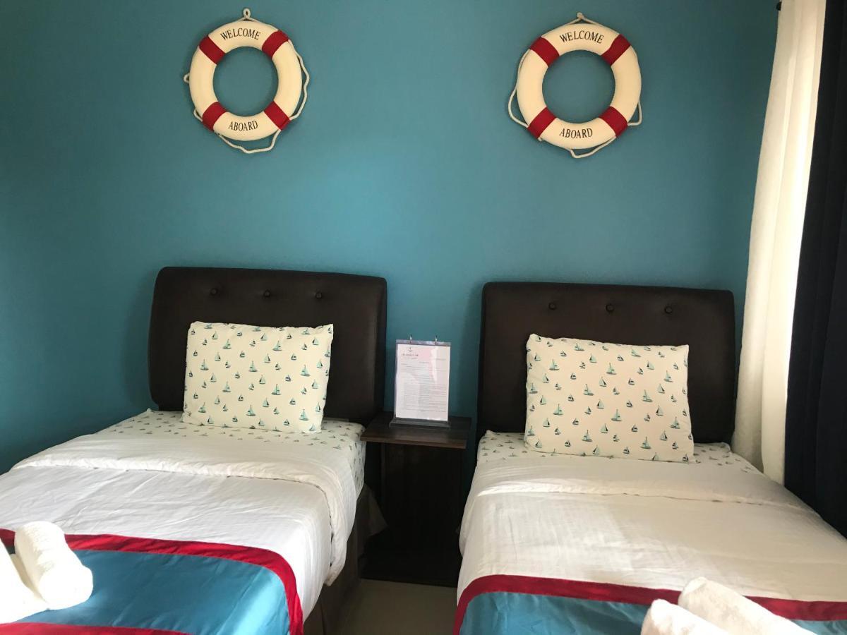 Anchorage Inn Moalboal Bagian luar foto