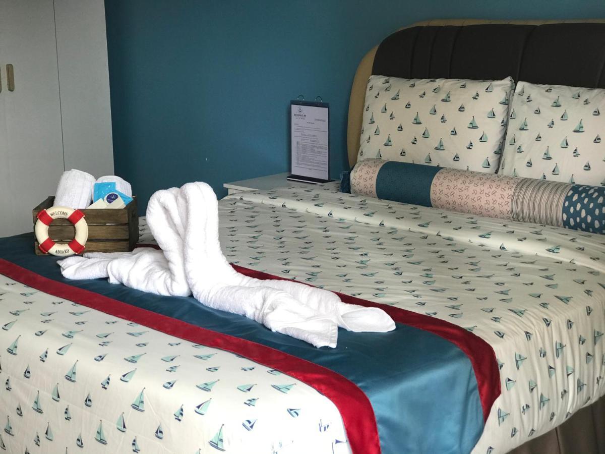 Anchorage Inn Moalboal Bagian luar foto