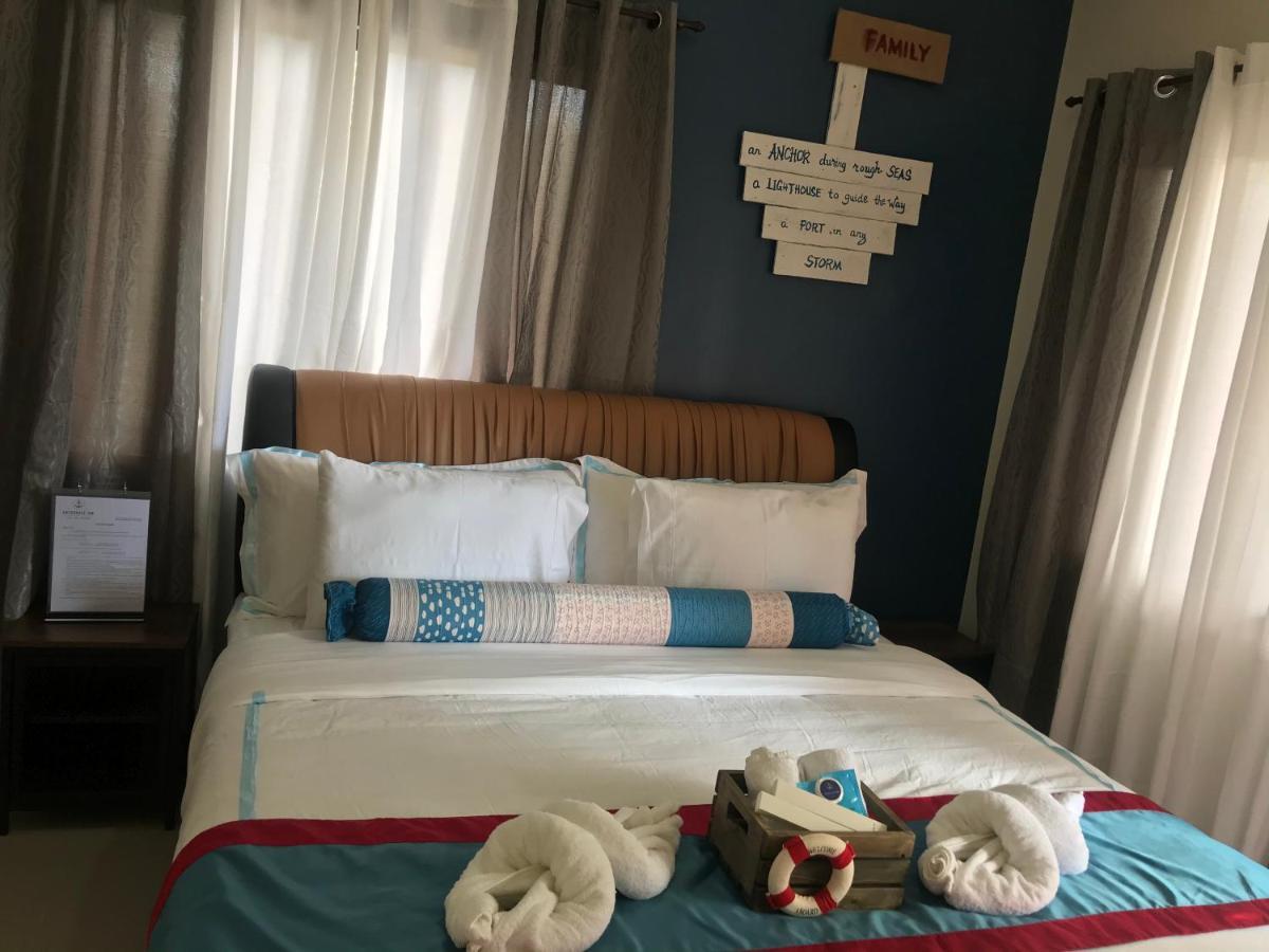 Anchorage Inn Moalboal Bagian luar foto