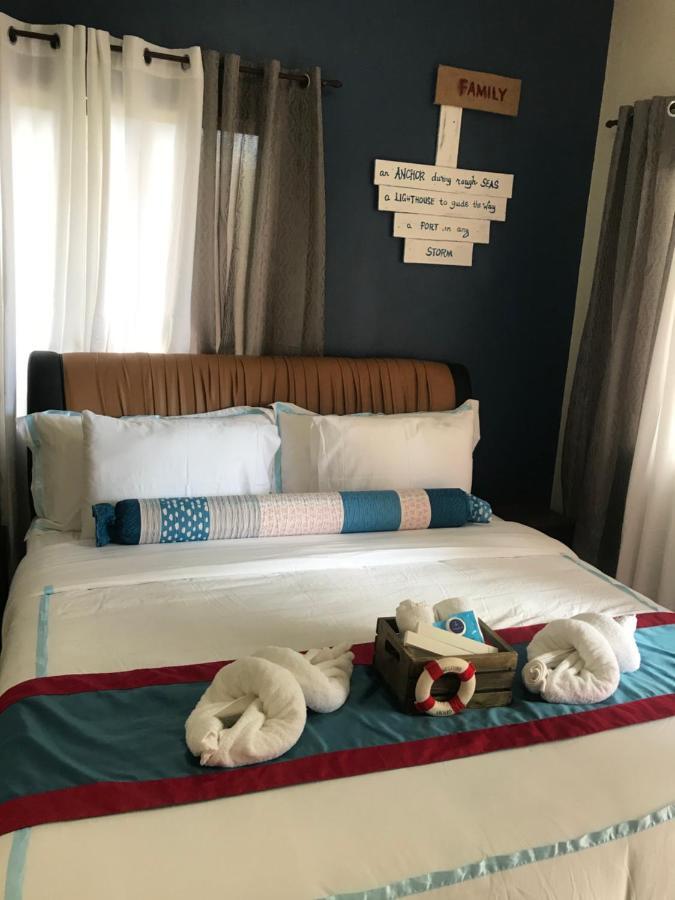 Anchorage Inn Moalboal Bagian luar foto