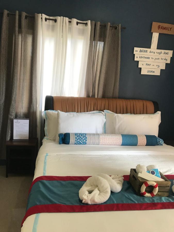 Anchorage Inn Moalboal Bagian luar foto