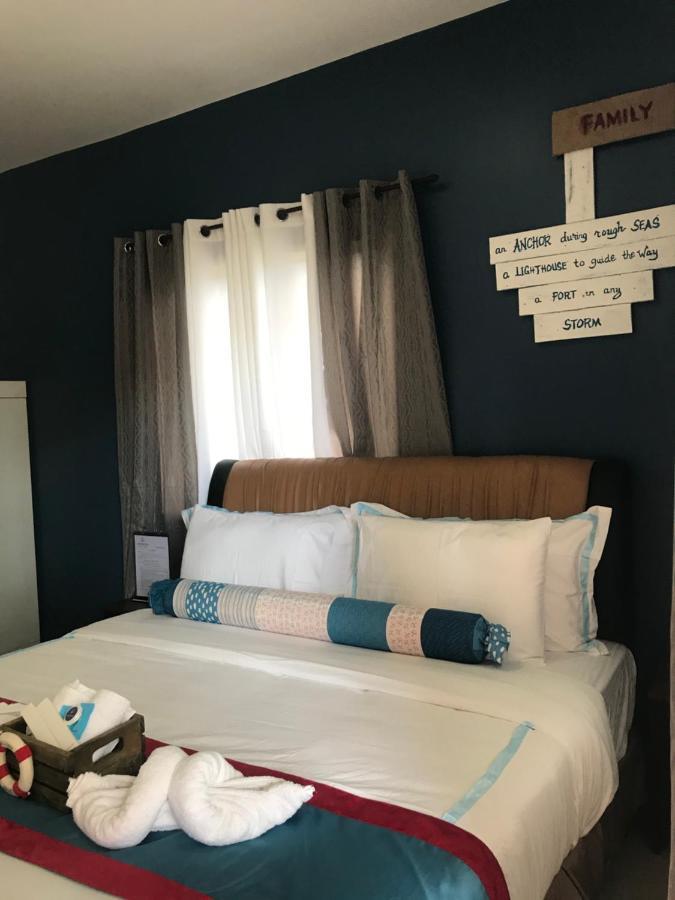 Anchorage Inn Moalboal Bagian luar foto